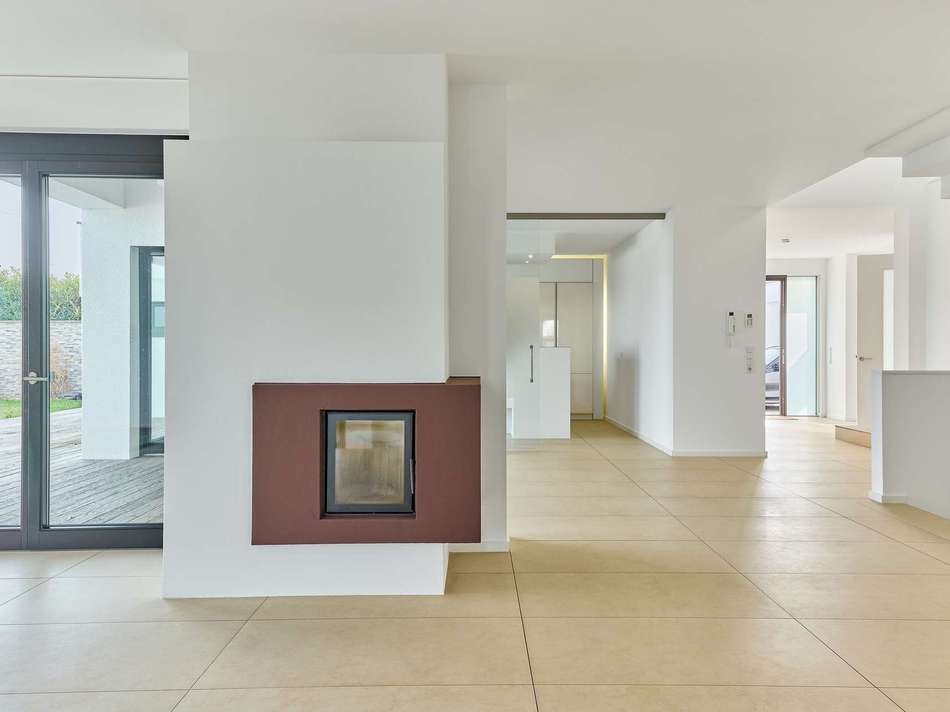 Wohnzimmer mit Kamin