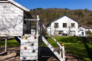 Attr. Einfamilienhaus mit Pool, großem Garten u. gehobener Ausstattung - keine Maklerprovision
 – Calw (Kreis) – Vorschaubild 1