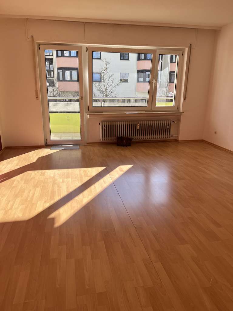 Immobilie in Germersheim - Renovierungsbedürftige Eigentumswohnung in sehr guter Lage zum günstigen Kaufpreis! - Bild 0