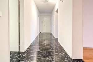 Exklusive 3-ZKB-Etagenwohnung mit luxuriöser Ausstattung und Balkon in Göggingen zu vermieten! – Die vollständige Adresse der Immobilie erhältst du vom Anbieter., 86199 Göggingen-Süd, Augsburg – Vorschaubild 7