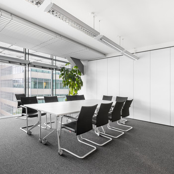 Wunderschön eingerichtete Büroräume für 5 Personen in Spaces Tower One