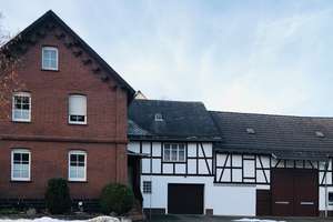 Liebevoll modernisiertes Einfamilienhaus mit offenem Ess-/Küchenbereich – Die vollständige Adresse der Immobilie erhältst du vom Anbieter., 35236 Breidenbach – Vorschaubild 1