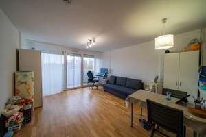 Traumhafte Zwei-Zimmer-Wohnung mit Balkon ins Grüne – Die vollständige Adresse der Immobilie erhältst du vom Anbieter., 93051 Großprüfening-Dechbetten-Königswiesen, Regensburg – Vorschaubild 1