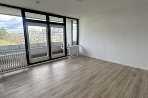 Schöne zwei Zimmer Wohnung mit Balkon zu vermieten
