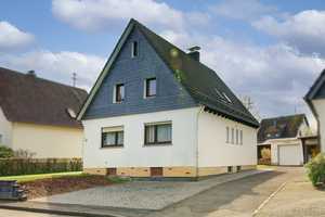 Geräumiges Ein-/ Zweifamilienwohnhaus in schöner und beliebter Wohnlage von Wissen-Schönstein! – Altenkirchen (Westerwald) (Kreis) – Vorschaubild 2