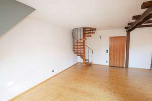 Über den Dächern: 2-Zimmer-Maisonette-Wohnung mit Balkon und TG-Stellplatz Nähe Schlossplatz – Die vollständige Adresse der Immobilie erhältst du vom Anbieter., 96450 Mitte, Coburg – Vorschaubild 4