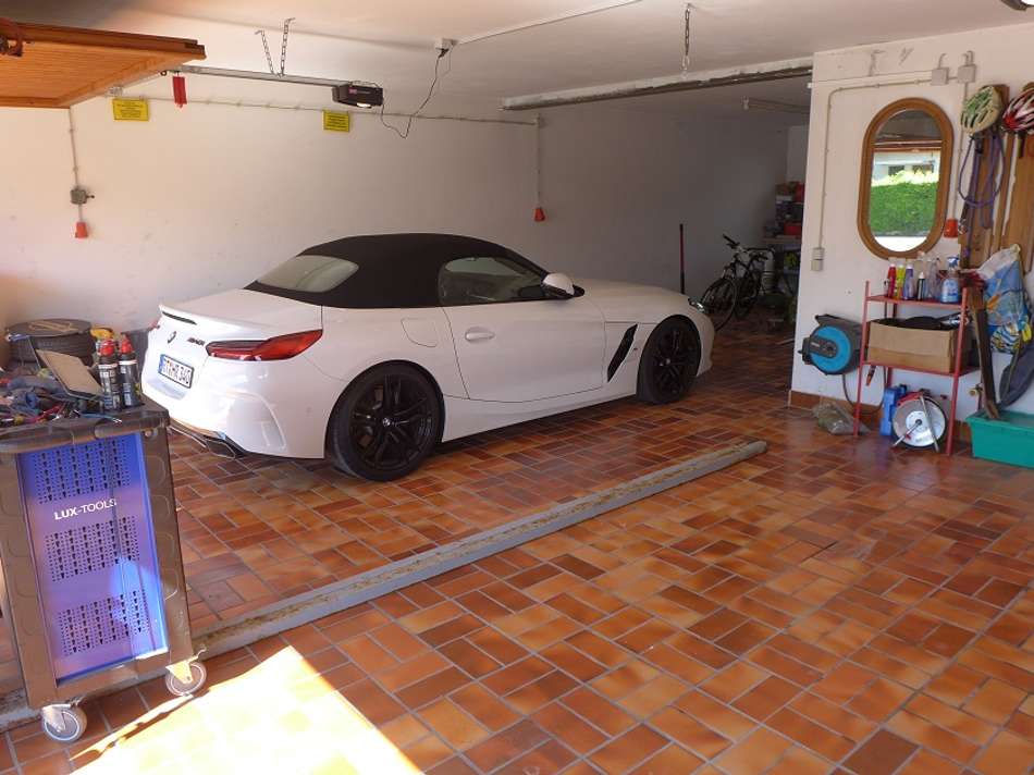 große Doppelgarage