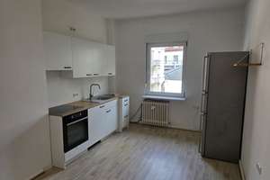 Altbauwohnung mit hohen Räumen und tollen Holzdielen in Innenstadtlage! – 97070 Altstadt, Würzburg – Vorschaubild 2