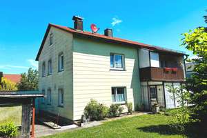 Sie wünschen sich viel Platz? Gepflegtes 2 Fam.-Haus mit Garage und Garten im ruhigen, sonnigen Gr� – Die vollständige Adresse der Immobilie erhältst du vom Anbieter., 97486 Königsberg in Bayern – Vorschaubild 3