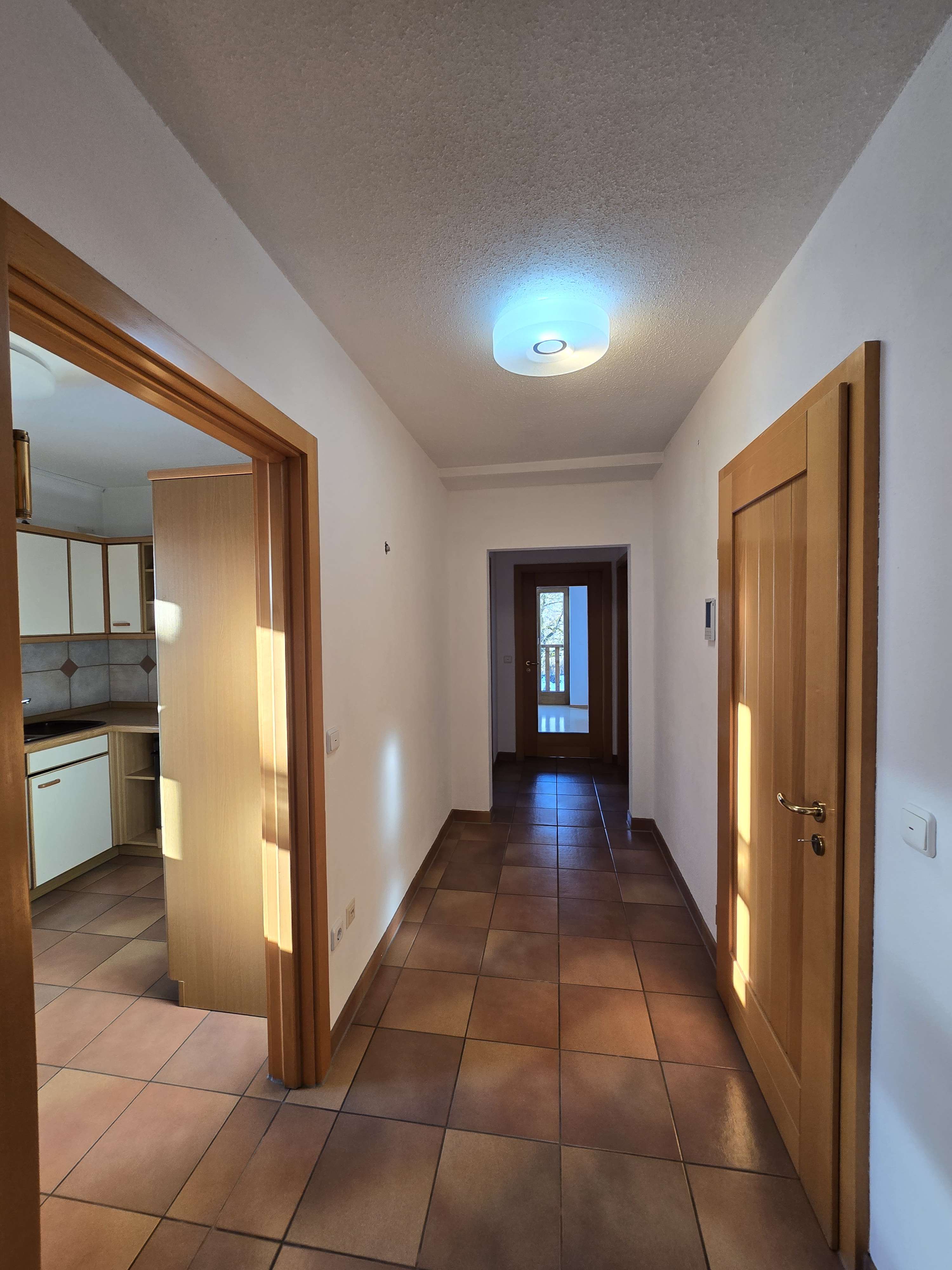 Immobilie in Winhöring - umfassend modernisiertes Haus mit 2 Einheiten auf 225m² mit 1.150m² Grund in ruhiger Hangkantenlage - Bild 8