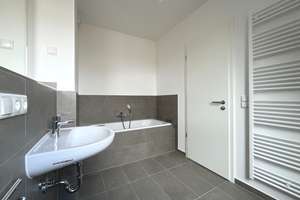 Wohnen im Neubau: Moderne 4-Zimmer-Wohnung mit Tageslichtbad, Badewanne, Dusche und Loggia – Kreuzstraße 23, 4103 Zentrum-Ost, Leipzig – Vorschaubild 8