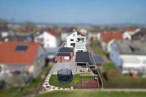 Luxus-MFH in Regensburg – kernsaniert, Garten, Pool & PV-Anlage auf Neubauniveau!