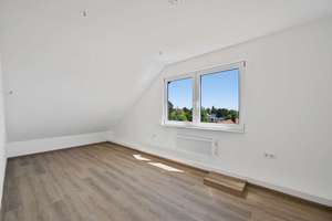 Frisch sanierte 3-Zi.-DG-Wohnung mit Loggia, Talblick, Panoramafenster & Speicher in Pforzheim – Die vollständige Adresse der Immobilie erhältst du vom Anbieter., 75179 Nordstadt, Pforzheim – Vorschaubild 15