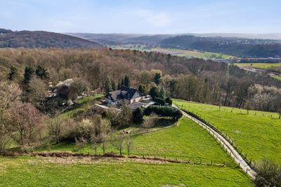 Natur, Ruhe und Freiheit !
Immobilienrarität in Weitmar (Sundern)