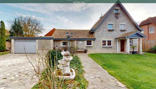 Bild von Luxuriöses Zweifamilienhaus mit Pool, Wellness & großem Garten in zentraler Lage von Hannover