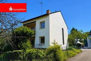 Viel Platz für die Familie! - Sanierungsbedürftiges Reihenendhaus inkl. Garage in OF-Buchhügel!