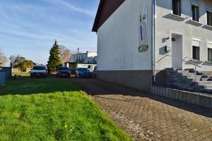 Gepflegtes Zuhause mit Garten und 3 Stellplätzen – ideal für Familien – Die vollständige Adresse der Immobilie erhältst du vom Anbieter., 66780 Rehlingen-Siersburg – Vorschaubild 3