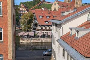 Helle 2-Zimmer-Dachgeschosswohnung mit Blick auf Stadtkirche – 73728 Innenstadt, Esslingen am Neckar – Vorschaubild 1