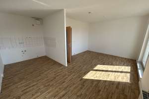 Helle 4-Zimmer-Wohnung mit Balkon! – Straße der Deutschen Einheit 24, 39326 Wolmirstedt – Vorschaubild 1