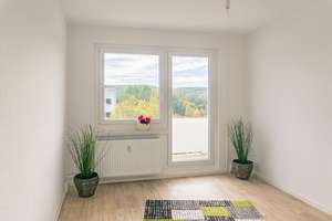 Hier ist genug Platz zum Entfalten - 5-Raum-Whg. mit Balkon – Helbersdorfer Str. 94f, 9120 Helbersdorf, Chemnitz – Vorschaubild 2