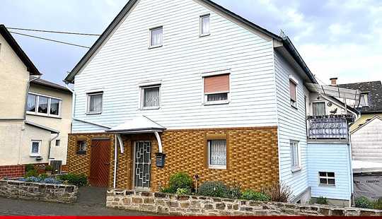 Bild von Miehlen: Fachwerkhaus mit Scheune und Garten!