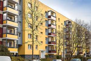 Familienfreundliche 4-Raum-Wohnung mit Balkon im Süden