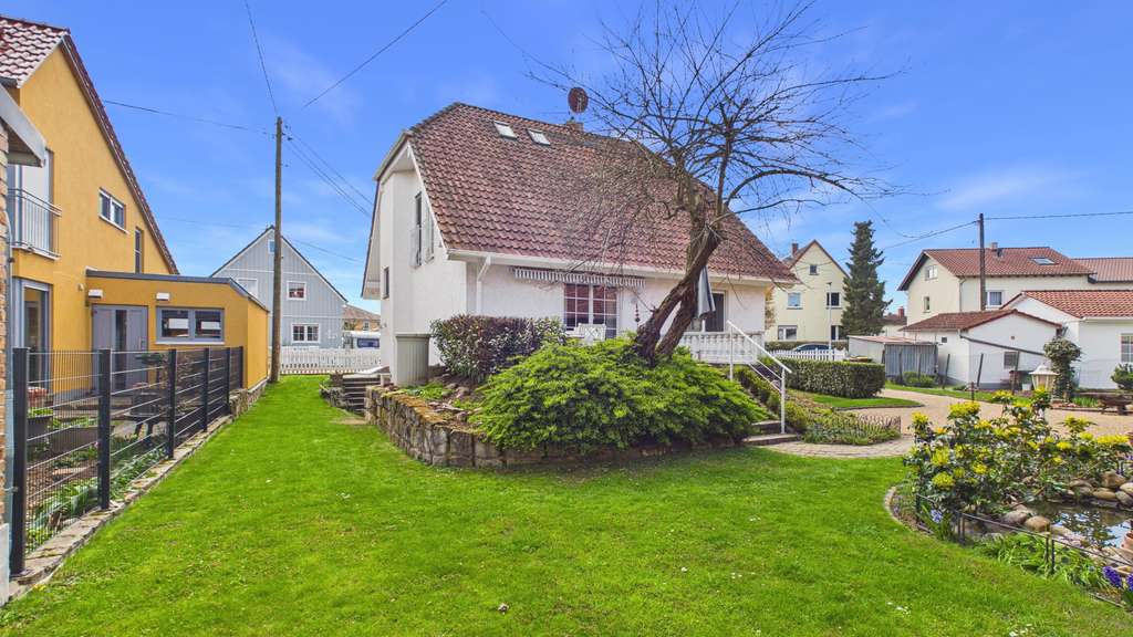 Immobilie in Gensingen - Besonderes Anwesen mit Einliegerwohnung, Scheune und charmantem Innenhof in ruhiger Lage von Gensing - Bild 2