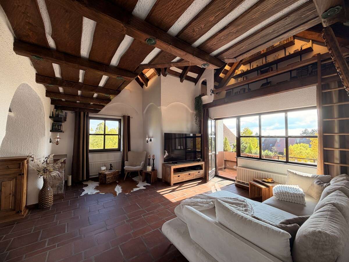 Immobilie in Kirchheim bei München - Schlossburg-Charakter trifft mediterranes Wohngefühl – außergewöhnliche Maisonette auf zwei Ebenen - Bild 14