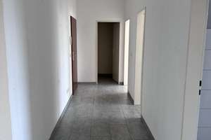 Mit Aufzug! Zentral gelegene 2 Zimmerwohnung, Balkon u.  EBK – Wohnen mit kurzen Wegen – Esserstr. 22, 58119 Hohenlimburg (Ortsteil), Hagen – Vorschaubild 3