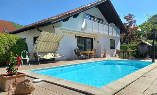 Top gepflegtes 1-2 Familienhaus mit Pool und Sauna