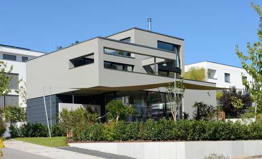 Modernes Bauhaus in unverbaubarer Aussichtslage in Pfullingen – Energieeffizienzklasse A