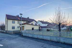 Suchen Sie ein Zweifamilienhaus mit Garage und Garten? - Wir haben es – Heilbronn (Kreis) – Vorschaubild 1