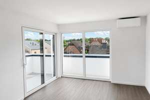 Neubau-Erstbezug! Hochwertige, helle 2-Zimmer-Wohnung mit 2 Dachterrassen, Küche, Stellplatz, Klima