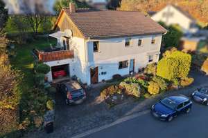 Einfamilienhaus mit Einliegerwohnung – Wohnen in ruhiger, naturnaher Lage! – Die vollständige Adresse der Immobilie erhältst du vom Anbieter., 53547 Hausen (Wied) – Vorschaubild 2