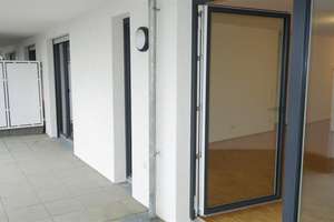 Attraktive 3 Zimmer Wohnung mit EBK, Fußbodenheizung, Parkett, Loggia - Zentrale Lage – An der Lingenmühle 2, 41061 Gladbach, Mönchengladbach – Vorschaubild 2