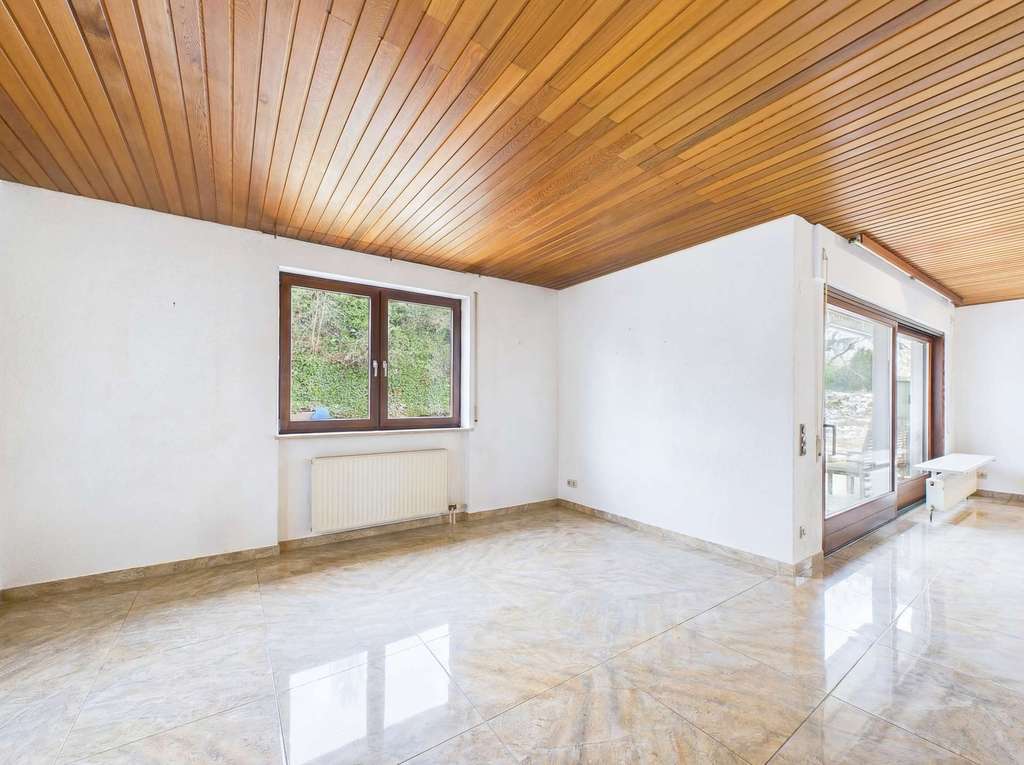 Immobilie in Heltersberg - Familienfreundliches Einfamilienhaus mit Einliegerwohnung und Doppelgarage - Bild 2