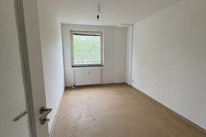 Sommer 26 in der neuen Wohnung? 3-Zimmer-Wohnung Nähe Franken Center ab 01.06.26!! – Striegauer Str. 2, 90473 Langwasser Südost, Nürnberg – Vorschaubild 2