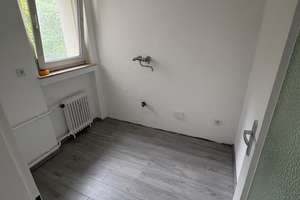 Renovierte 3,5-Raum-Whg. mit Balkon und Tageslichtbad in gepflegtem Mehrfamilienhaus in Oberhausen – Drei Knappen 12, 46047 Bermensfeld, Oberhausen – Vorschaubild 6