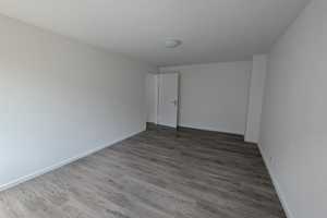 Frisch renovierte, helle 2-Zimmer-Wohnung in der Innenstadt – Nürnberg – Vorschaubild 2
