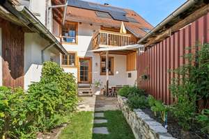Geschichte atmen, modernes Leben genießen: Bauernhaus im Denkmalschutz in Jestetten mit Herz saniert – Die vollständige Adresse der Immobilie erhältst du vom Anbieter., 79798 Jestetten – Vorschaubild 2