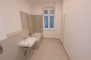 Modernisiert - 3 Zimmer mit Einbauküche und Balkon – Jagowstr. 15, 10555 Moabit, Berlin – Vorschaubild 2