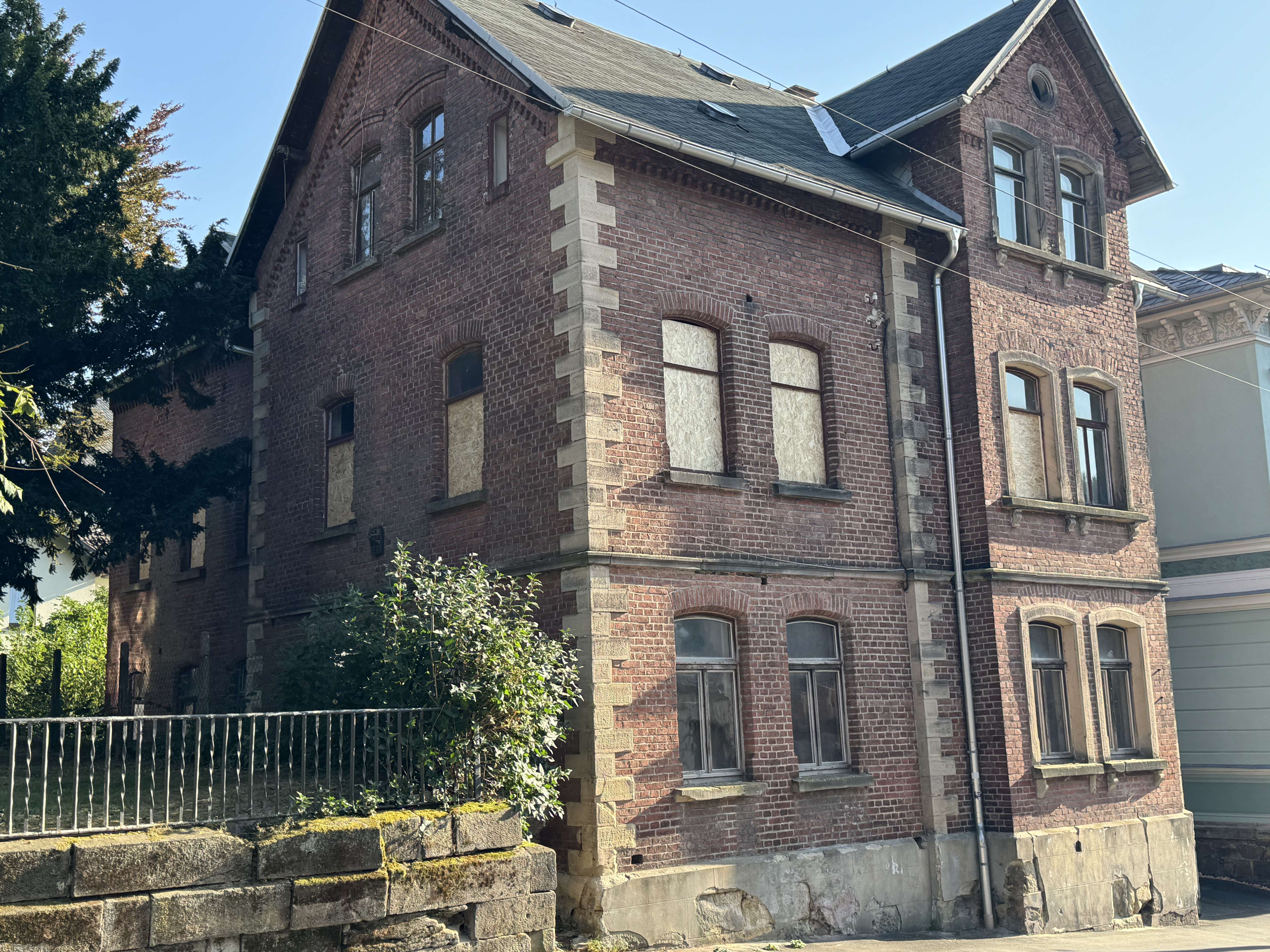 Mehrfamilienhaus - Denkmal mit Potenzial, Sonneberg Kreis – Bild 1