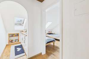 Regensburg, Kumpfmühl: Urbanes Wohnen mit viel Potenzial: 2-Zimmer-Wohnung mit großem Balkon – Die vollständige Adresse der Immobilie erhältst du vom Anbieter., 93051 Kumpfmühl-Ziegetsdorf-Neuprüll, Regensburg – Vorschaubild 3