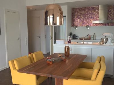 Geschmackvolle 2-Raum-Dachgeschosswohnung mit lux. Innenausstattung mit Balkon und EBK