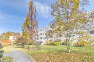 ERSTKLASSIGE 3 ZIMMER DACHGESCHOSS-WOHNUNG MIT SÜD-WEST-BALKON MIT MODERNER AUSSTATTUNG – Gartenfelder Straße 80, 13599 Haselhorst, Berlin – Vorschaubild 8
