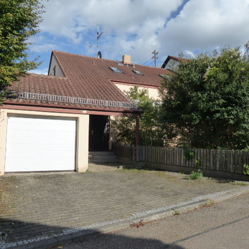 Großes 1-2 Familienhaus (DHH) am Feldrand von Freiberg mit großem Wintergarten