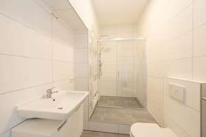 Ein Schmuckstück: stillvoll und frisch sanierte Altbauwohnung mit Balkon und Garten-provisionsfrei – Die vollständige Adresse der Immobilie erhältst du vom Anbieter., 50939 Klettenberg, Köln – Vorschaubild 2