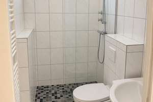 Moderne 2-Zimmer-Wohnung mit hochwertiger Einbauküche und Garten – Marahrensweg 16A, 30519 Wülfel, Hannover – Vorschaubild 4