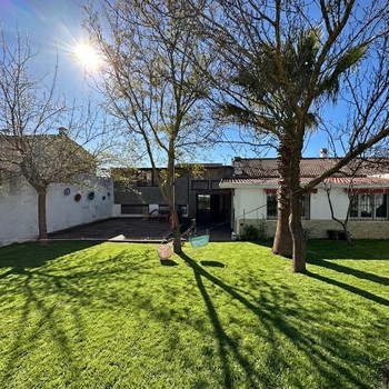 Rustikales Chalet mit großer Garage und Innenhof in Navahermosa, Sierra de Yeguas