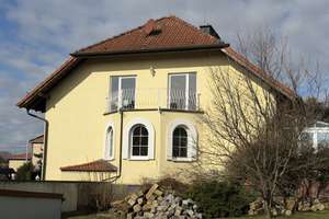Traumhafte Doppelhaushälfte mit Einliegerwohnung: Kamin++Wintergarten++Einbauküche–249m² Wohnkomfort